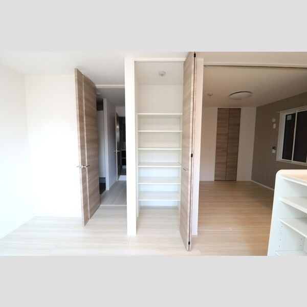 ミレニアセジュール熊谷301号室 物入