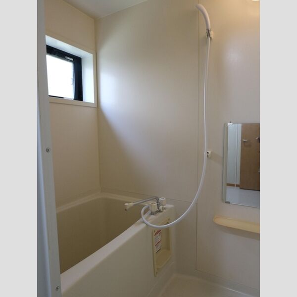 コウジィーコート バス