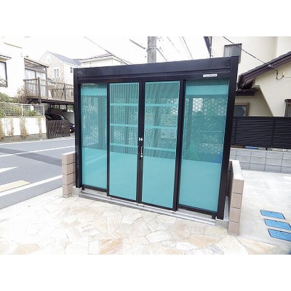 エルム湘南太平台B棟101号室 ゴミ置き場