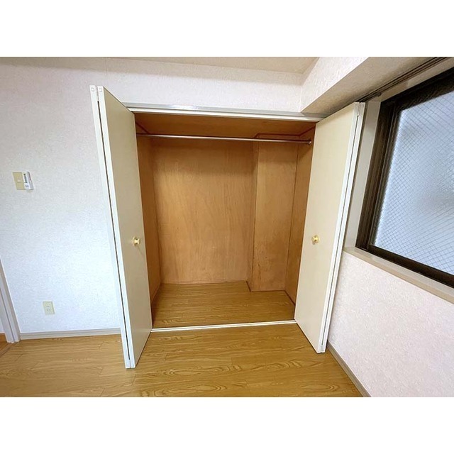 イーハトーヴ・ムトー302号室 大型収納付きです