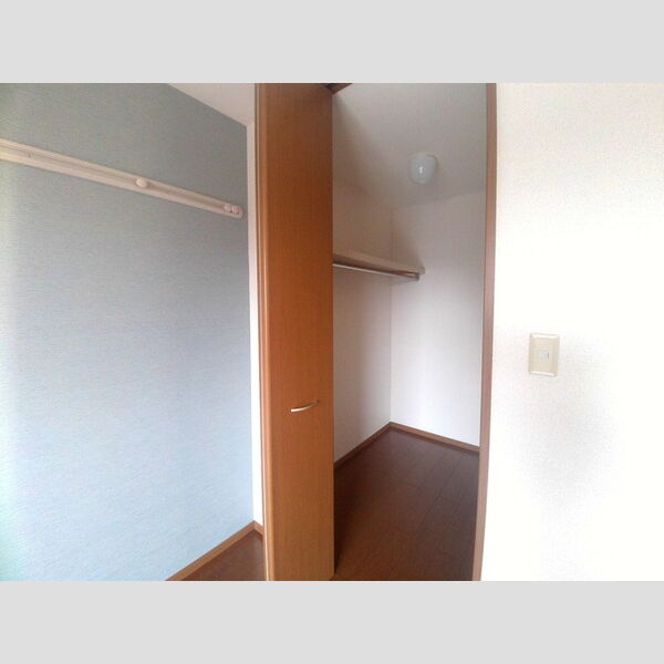 メルヴェーユ橋本 ウォークインクローゼット