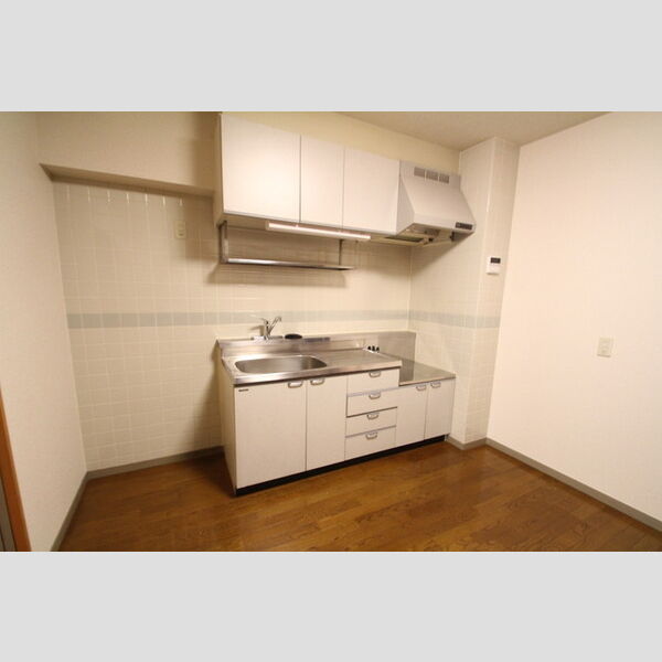 スタークレスト0705号室 キッチンは清潔感のあるホワイト♪