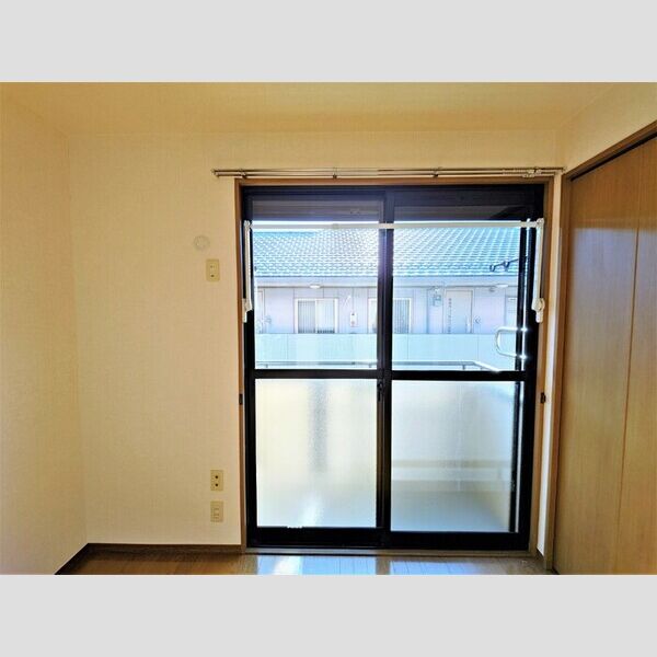 ストークハウス202号室 洋室6帖(別角度)