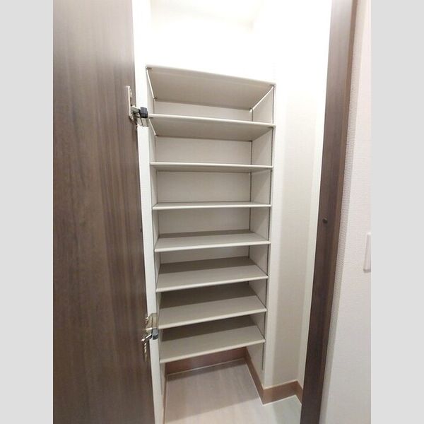 シャイングレイス シューズクローク