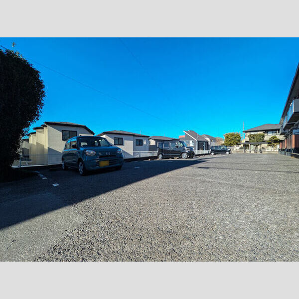 コートサクセス 駐車場