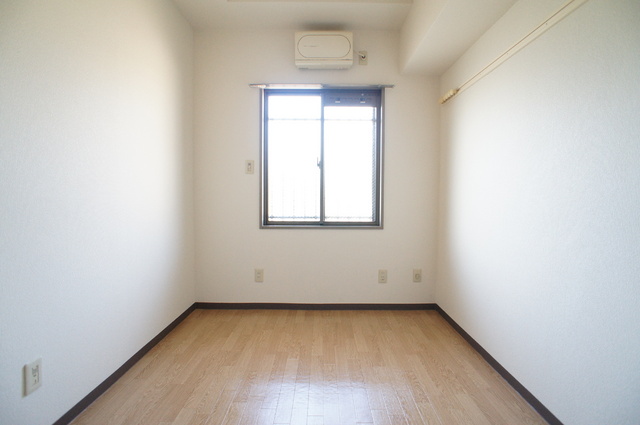 リヴェレント八千代0105号室 居室3