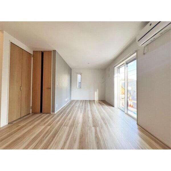 日野市多摩平5丁目戸建 リビング