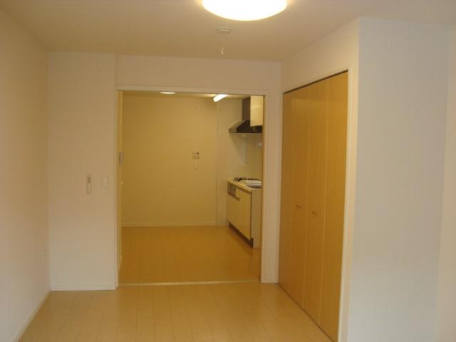 クレッセントコート 洋室