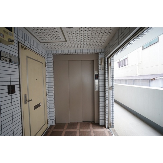 エレガンス綾瀬４0407号室 エレベーター