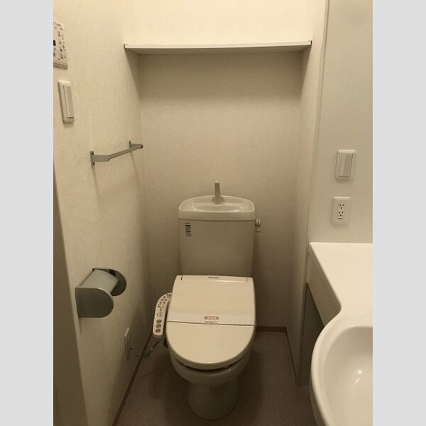 RYM壱番館103号室 トイレ　温水洗浄暖房便座