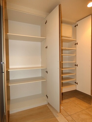 ライオンズ横浜新子安ハーバーコート 玄関収納