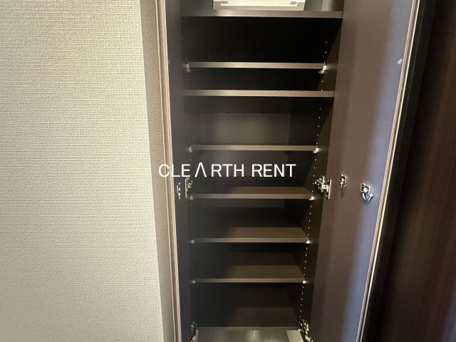 コンシェリア駒込 ＨＩＬＬＴＯＰ ＳＱＵＡＲＥ 収納力のあるシューズBOX