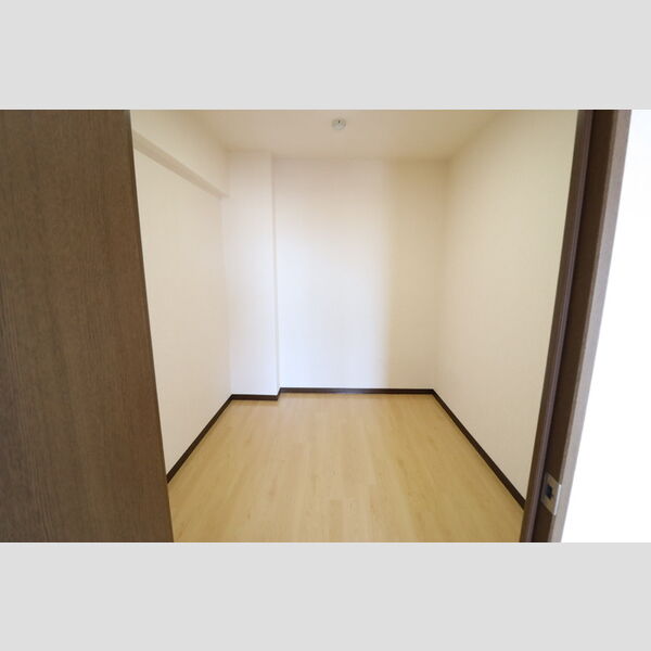 オーシャンビュー壱番館1406号室 ウォークインクローゼット