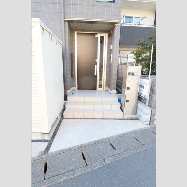 セジュールK202号室 エントランス