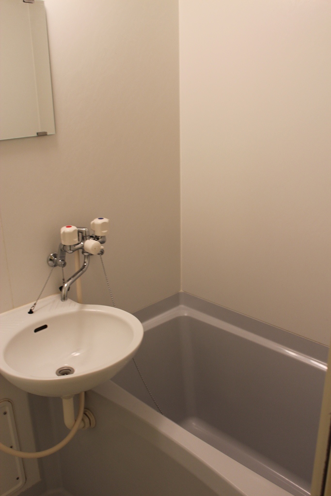 レオパレスアリエスニヤ 浴室換気乾燥機付き