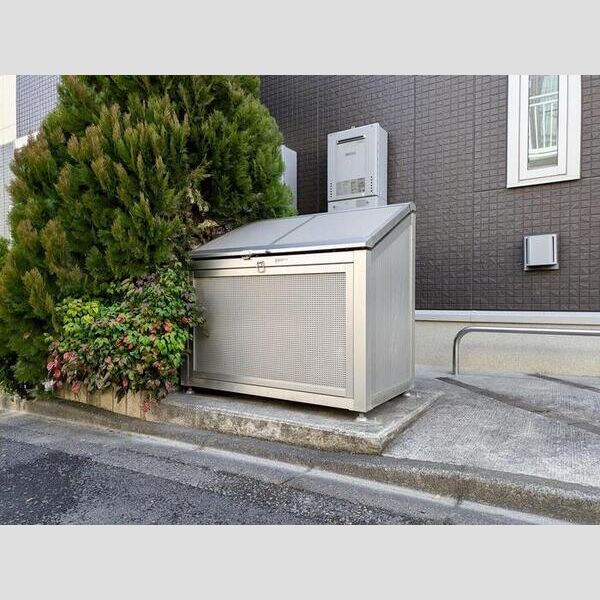 グラン・カオル ゴミ置場