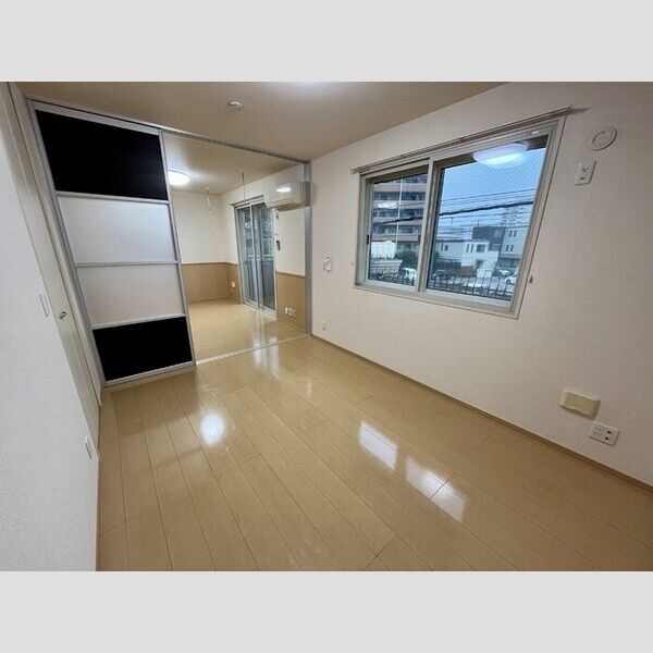 アークTOWA201号室 南側洋室