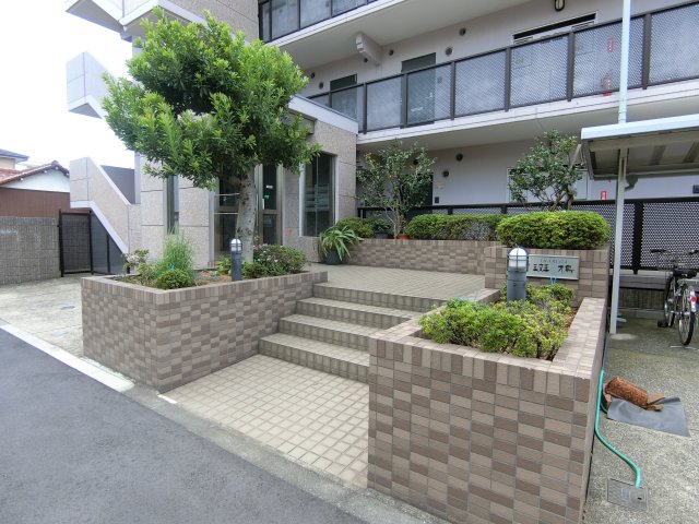 斑鳩0402号室 エントランス