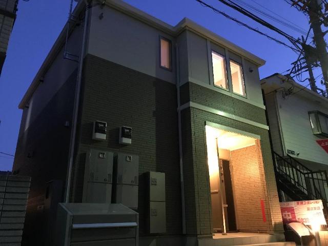 翡翠ハウス 外観写真（夜）