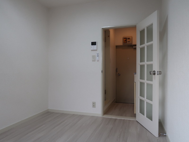 プラザ・ドゥ・ぺートンB棟1階 リビング