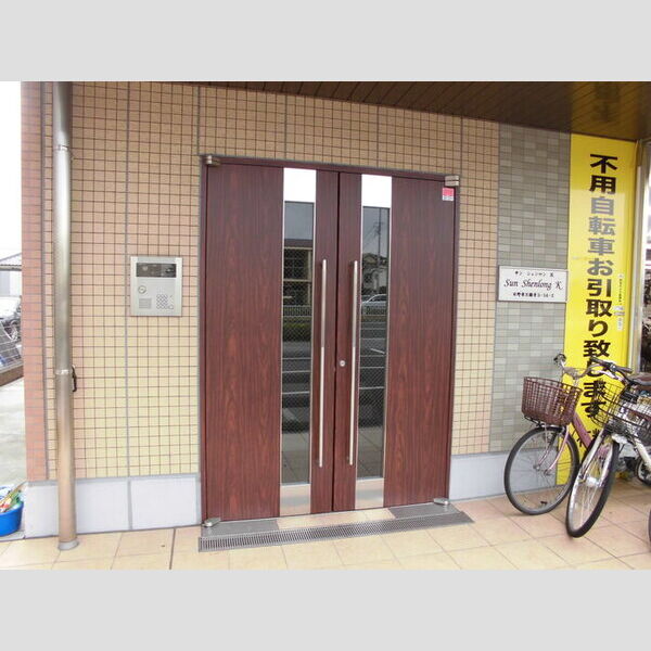 サンシェンロンK 建物エントランス