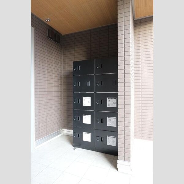 チェントラーレ 宅配ボックス