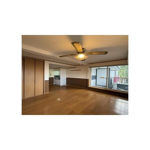 パレットコート リビング