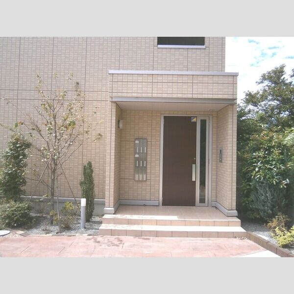 K・fines　A棟301号室 エントランス