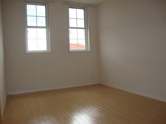 ウイングコート 室内（イメージ）