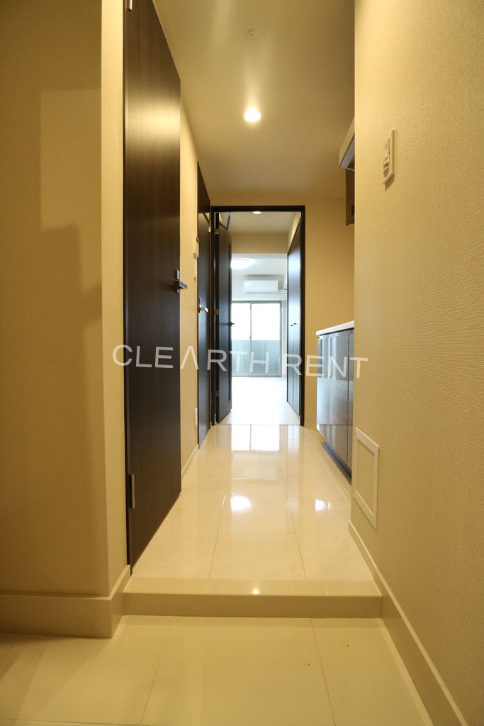 コンシェリア目黒 ＴＨＥ ＲＥＳＩＤＥＮＣＥ3階 ★人感センサー/トール型下足入/姿見ミラー★