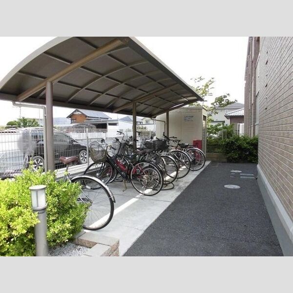 メゾンベール 駐輪場