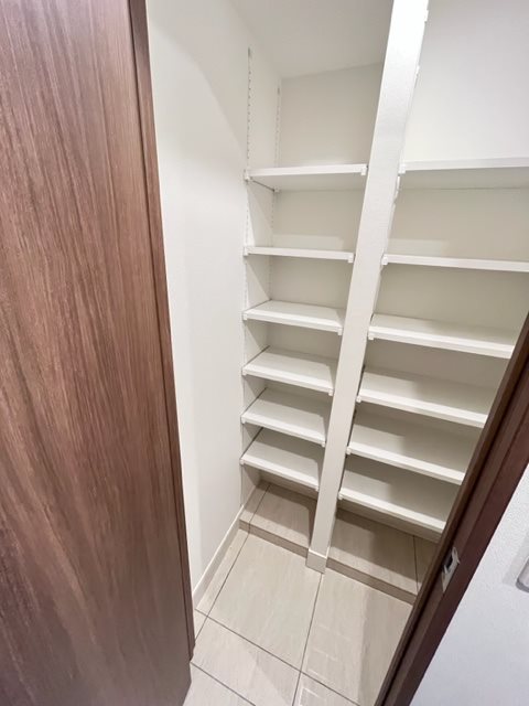 ドゥーエ菊川7階 収納