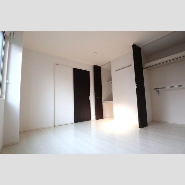 ル・レーヴ102号室 収納のある洋室!