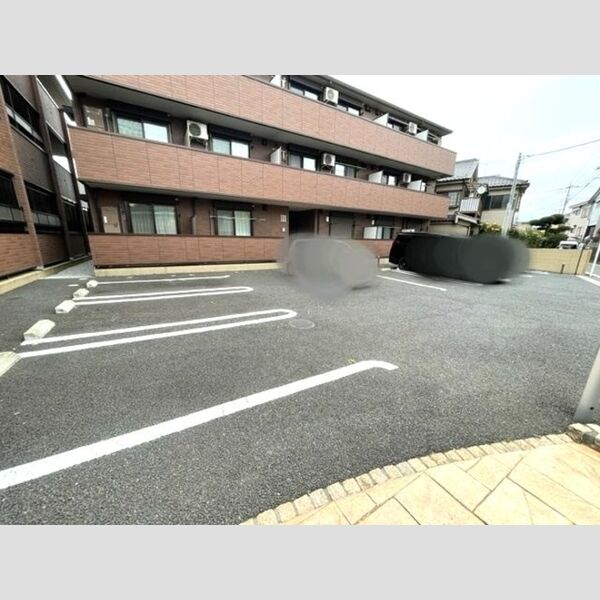 エミネンスⅢ 駐車場