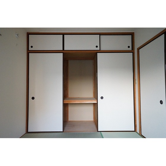 ポポラーレ壱番館 押入れ