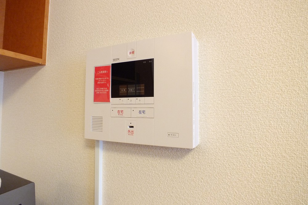 レオパレスうすい 玄関