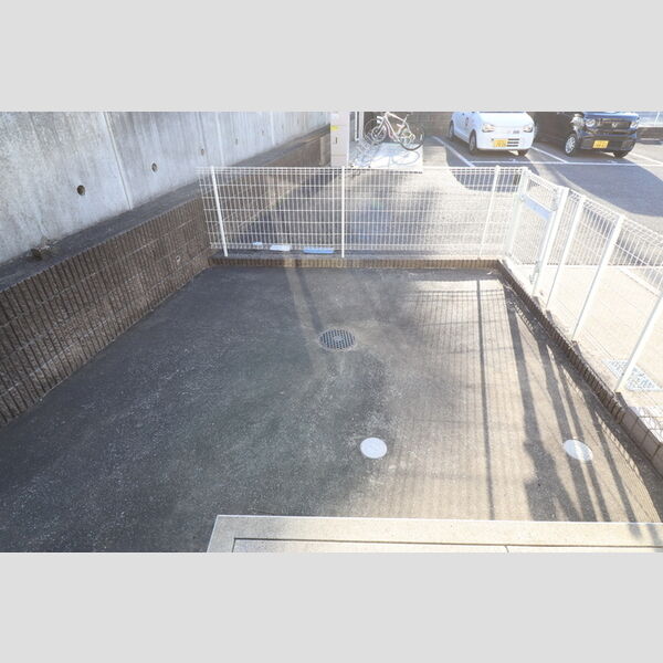 ロイヤルパレス　G-Ⅱ102号室 専用庭