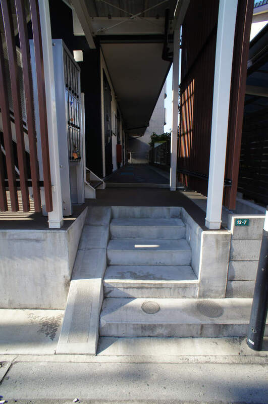 リブリ・Anela エントランス