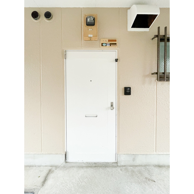 リブレス金町東水元　旧　第六竹石マンション106号室 玄関
