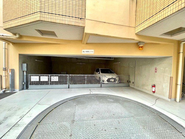 レジディア町屋 駐車場