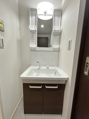 ベイルーム金沢西柴101号室 洗面