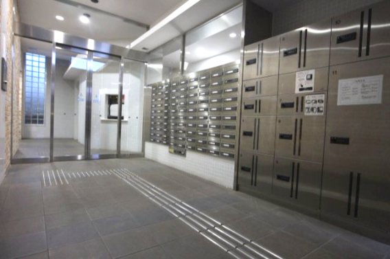 プライムアーバン久米川405号室 宅配ボックス完備