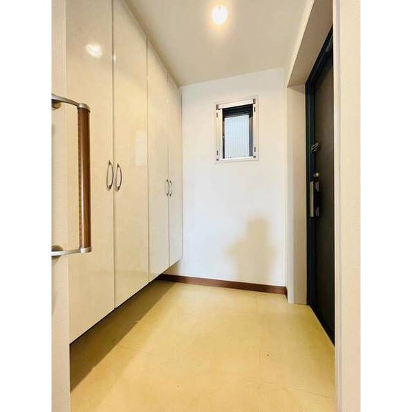 レーベンハイム戸田公園スペイシャス 玄関