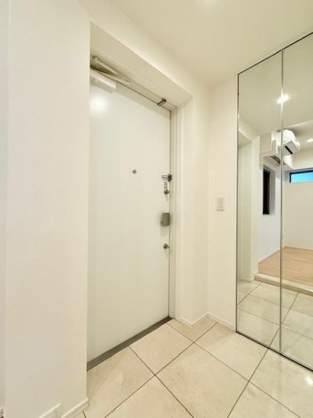 アパートメンツ三田4階 玄関