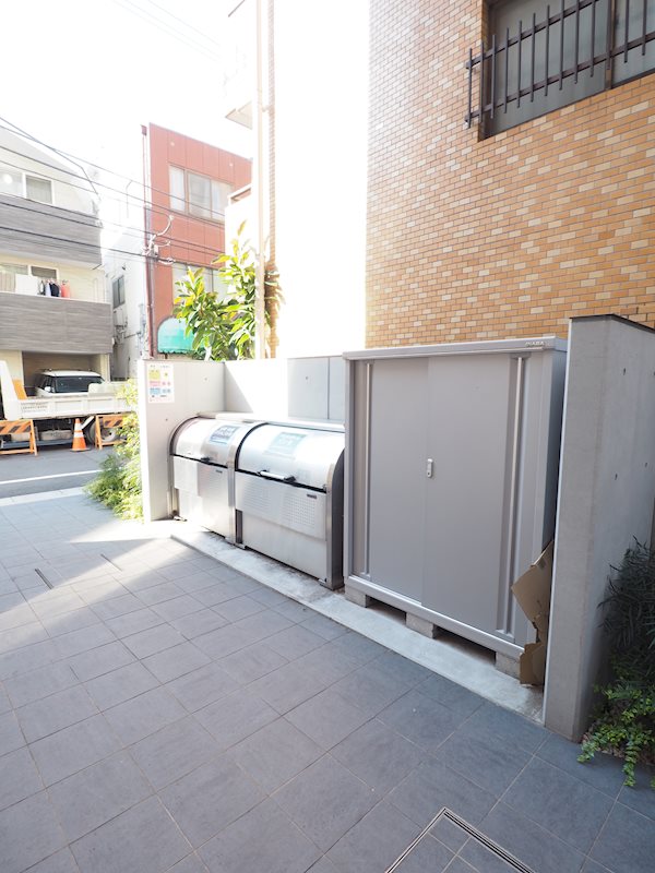 ラクラス四谷三丁目4階 ゴミ捨て場