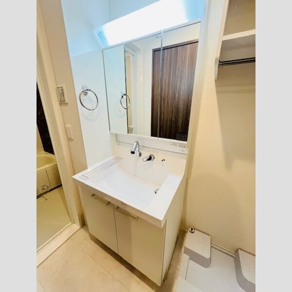 ファンウェーブ湘南茅ヶ崎 洗髪洗面化粧台