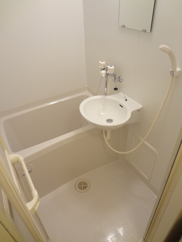 レオパレスセントラル誉田203号室 お風呂