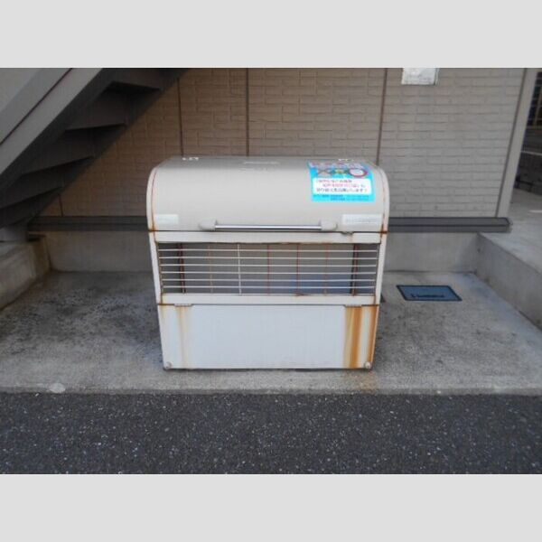 モナリエ水神前 ゴミ箱