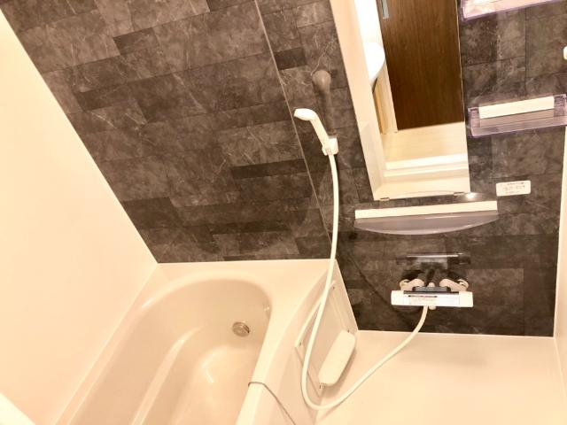 Raffine Port202号室 アクセントクロスがおしゃれなユニットバス