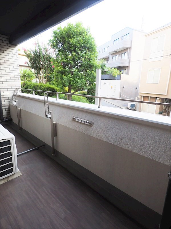 レジディア世田谷弦巻 バルコニー